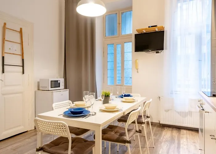 Wave - 3 Bedroom In Center Apartment Budapest
