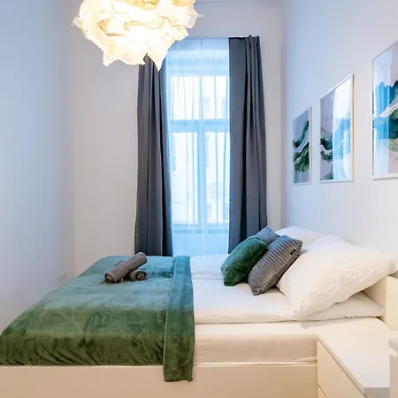Wave - 3 Bedroom In Center アパート *